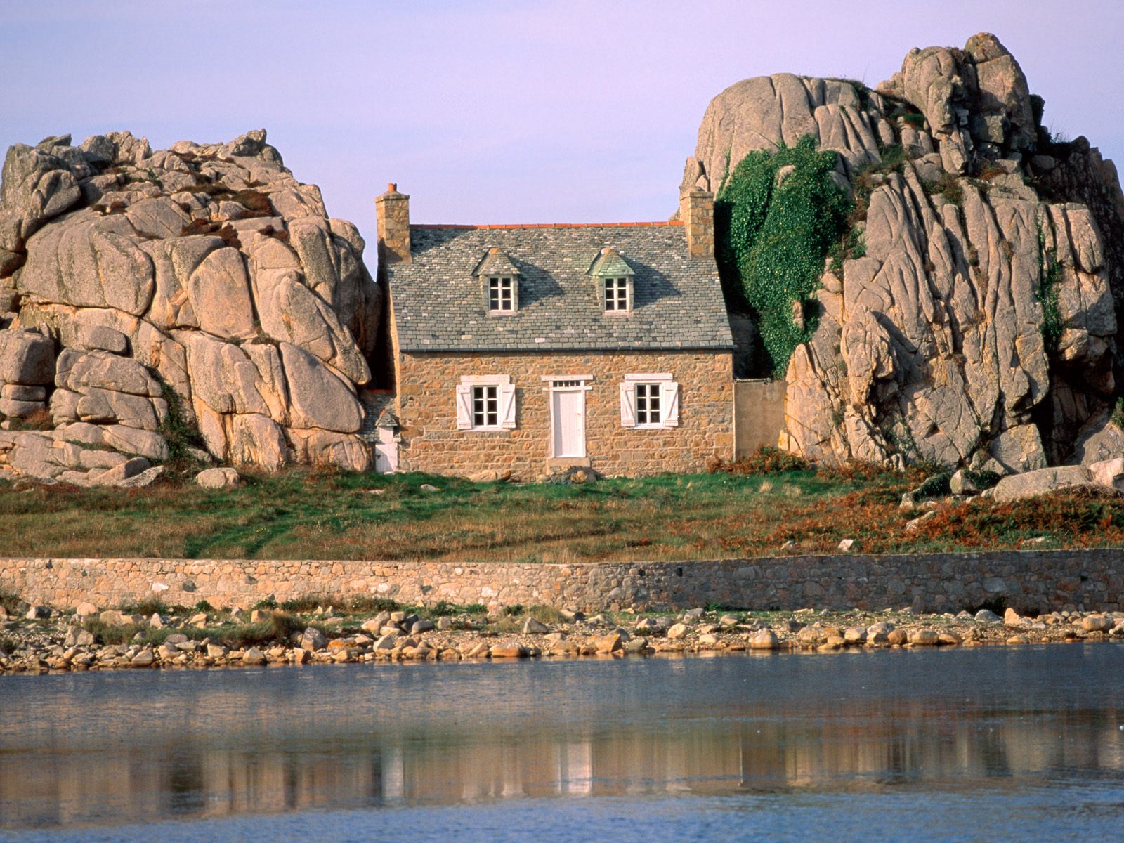 Фото бесплатно дом, окна, камни