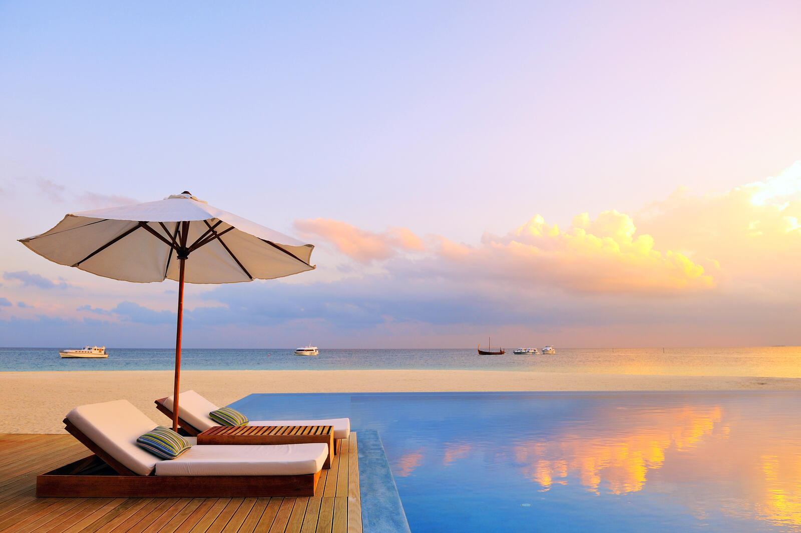 Обои курорт Мальдивы пейзаж на рабочий стол