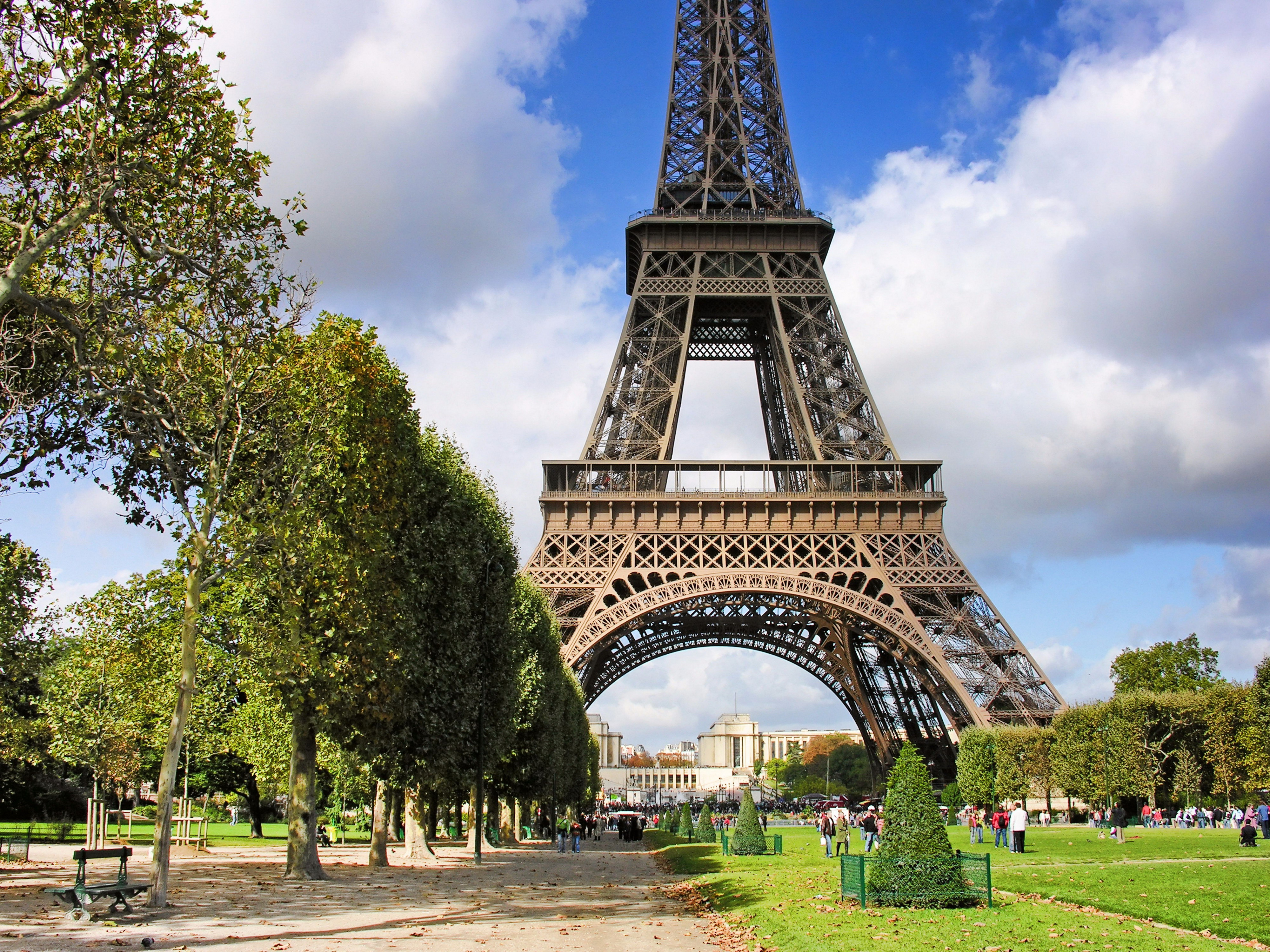 Обои эйфелева башня париж осень на рабочий стол