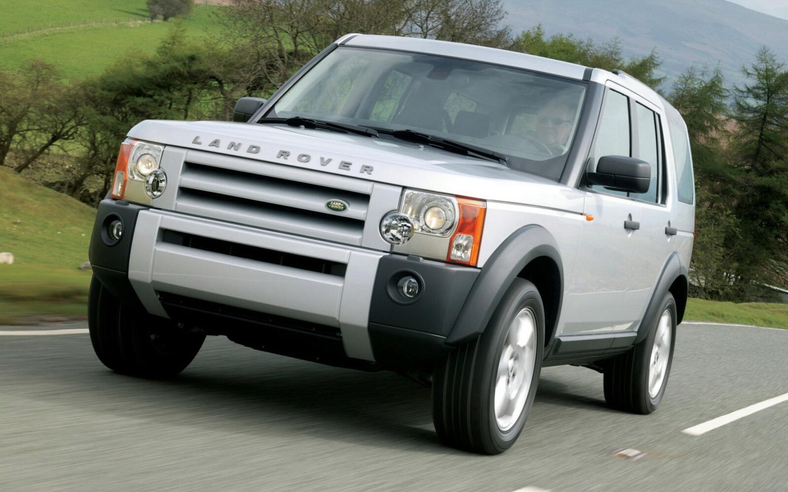Wallpapers Land rover SUV road on the desktop
