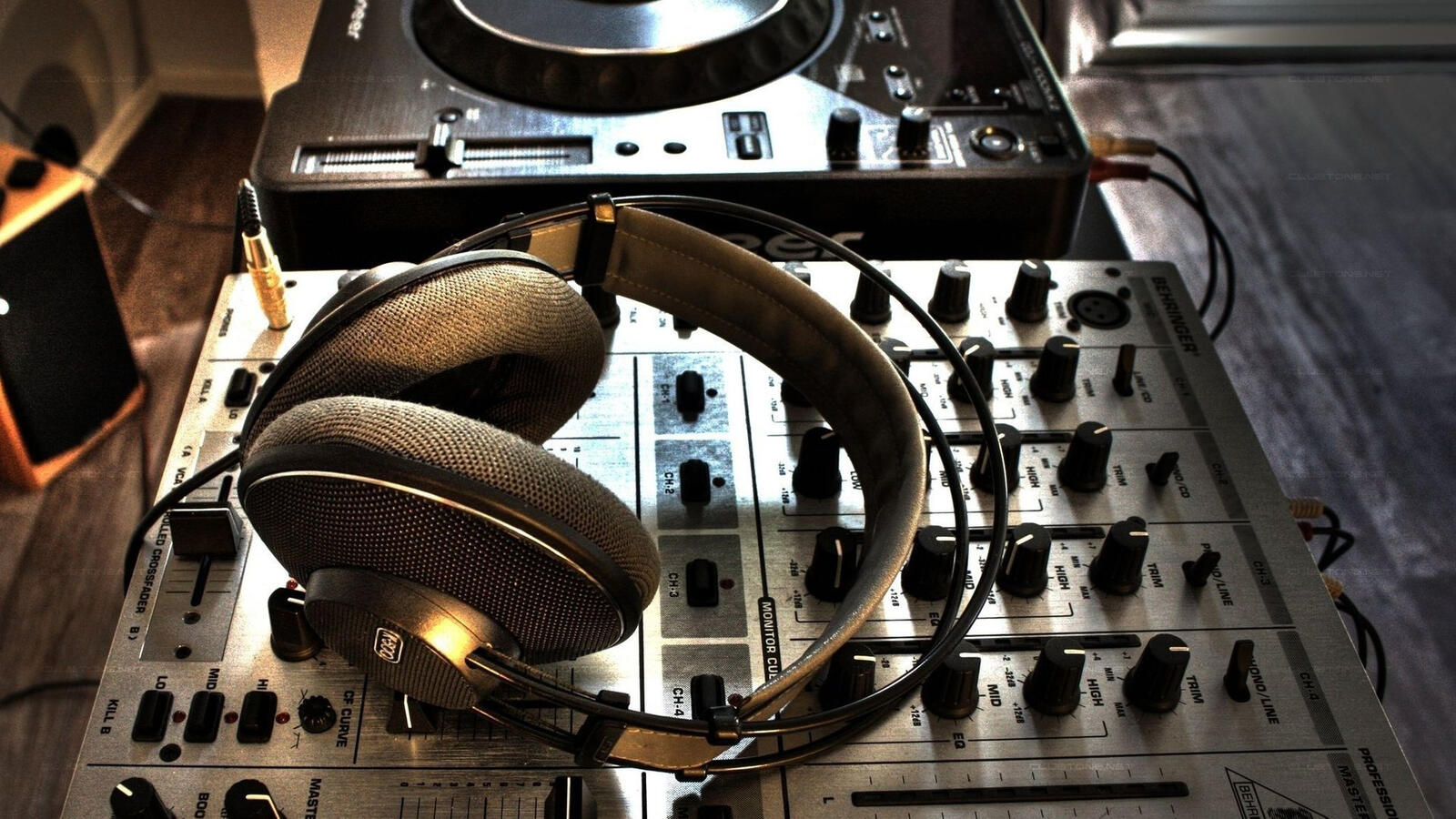 Wallpapers headphones equipment speakers on the desktop