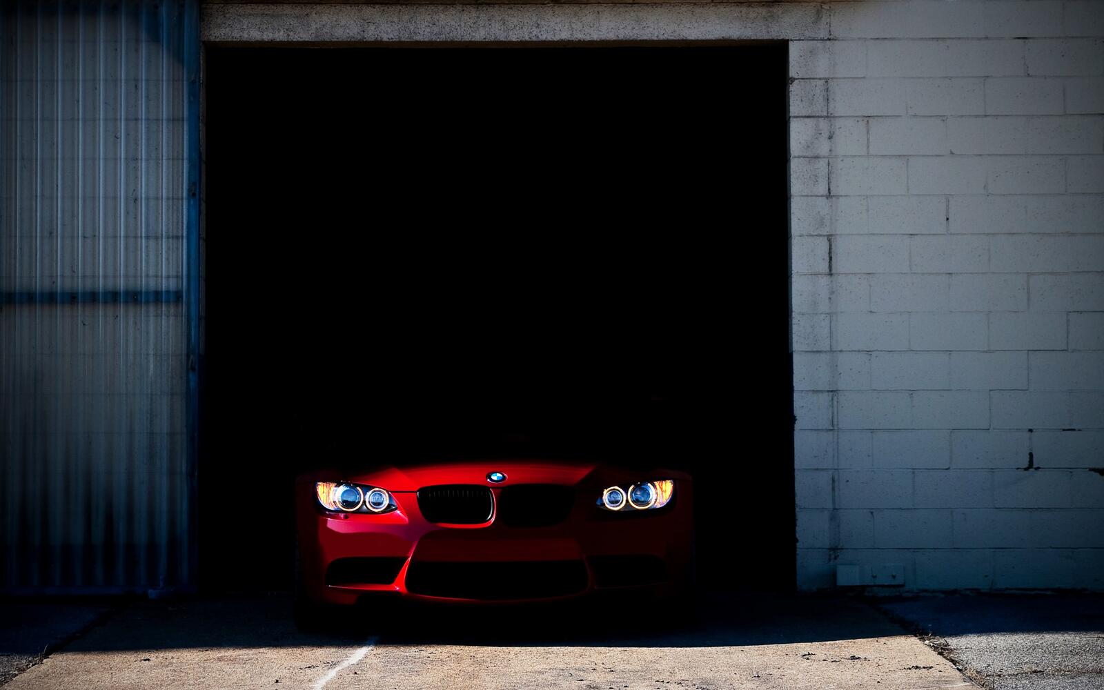 Wallpapers bmw red front on the desktop