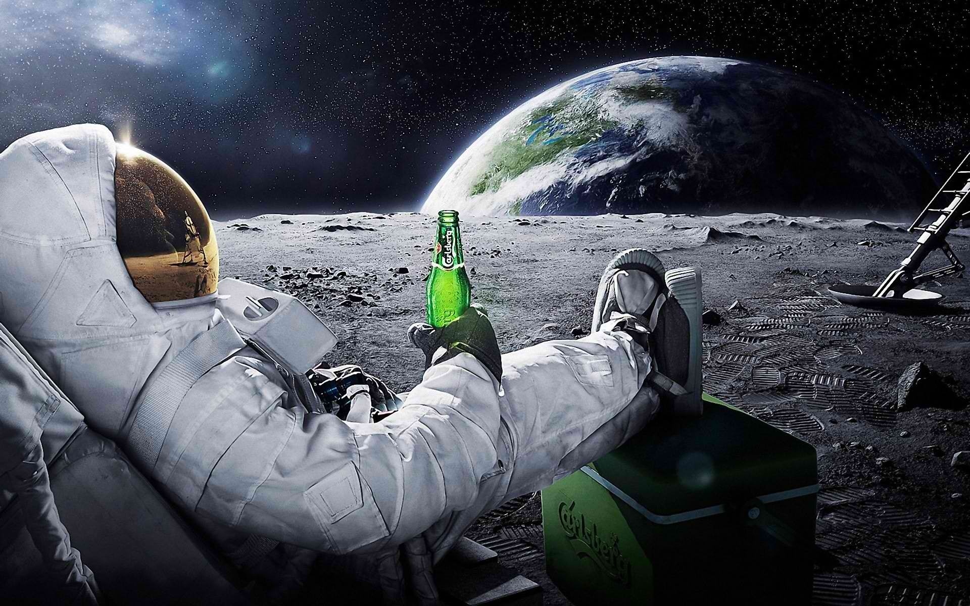 Обои космонавт космос пиво на рабочий стол
