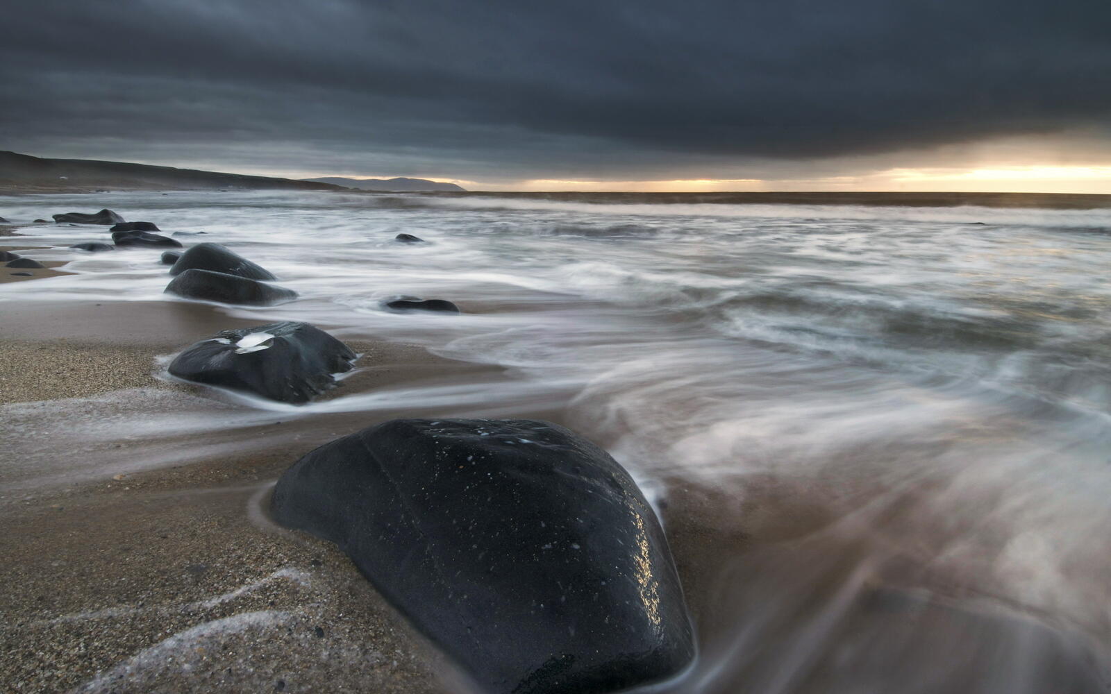 Бесплатное фото Обои на стол море, берег, камни