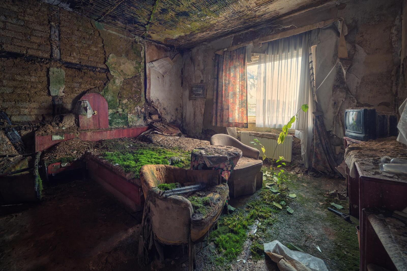 Wallpapers ruins abandoned interior on the desktop