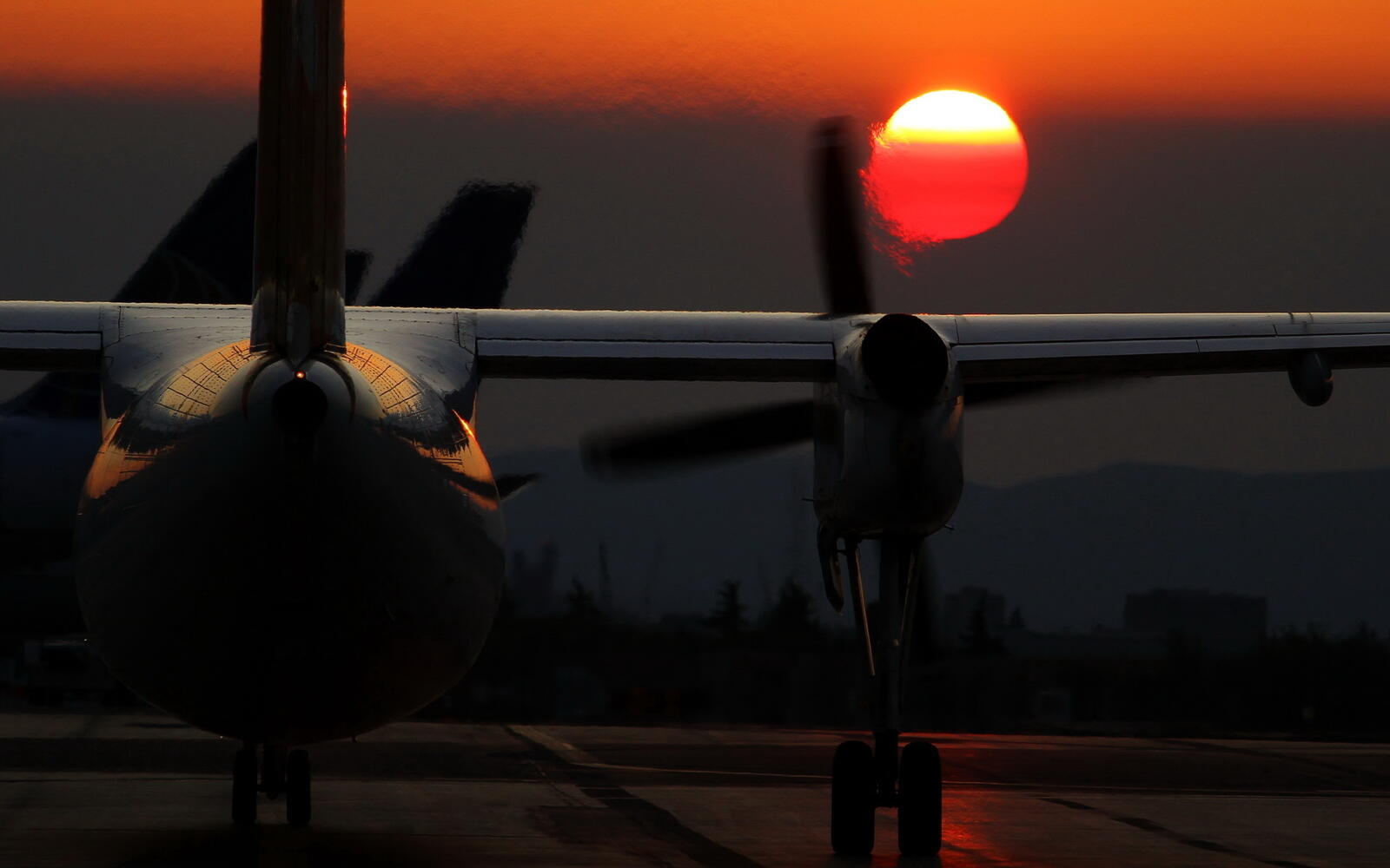 Wallpapers sunset wings airplane on the desktop