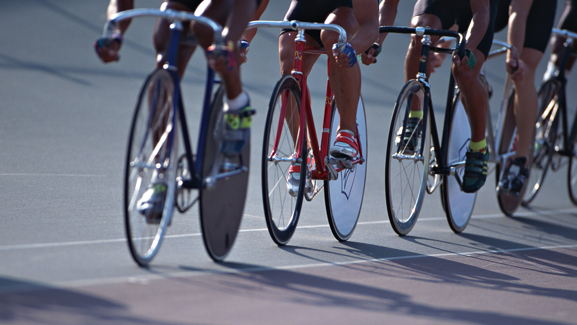 Фото велогонка велосипеды трек - бесплатные картинки на Fonwall
