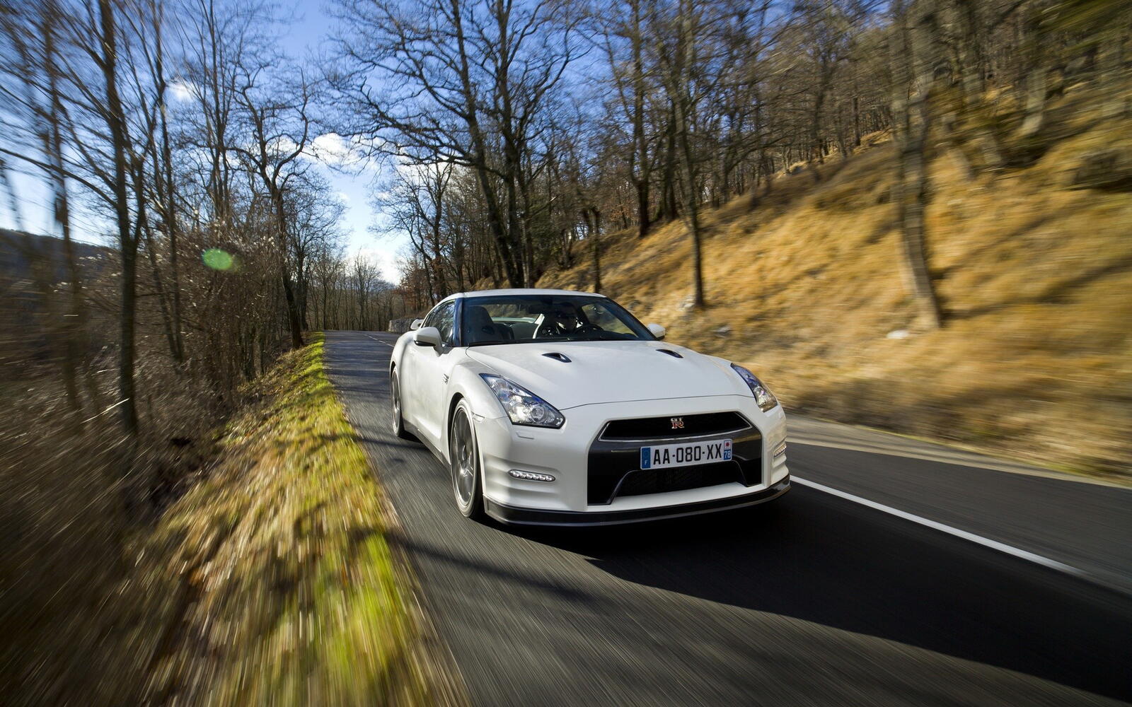 Wallpapers nissan gt-r white on the desktop