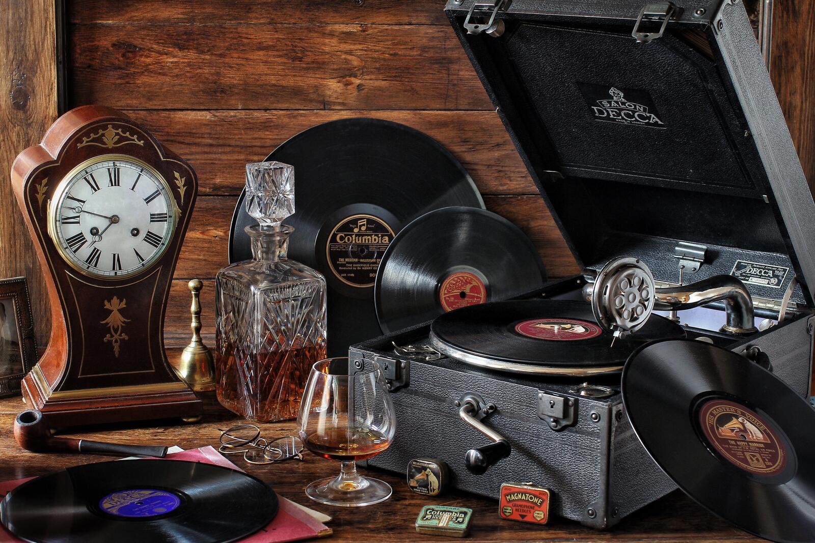 Wallpapers table gramophone vinyl records on the desktop