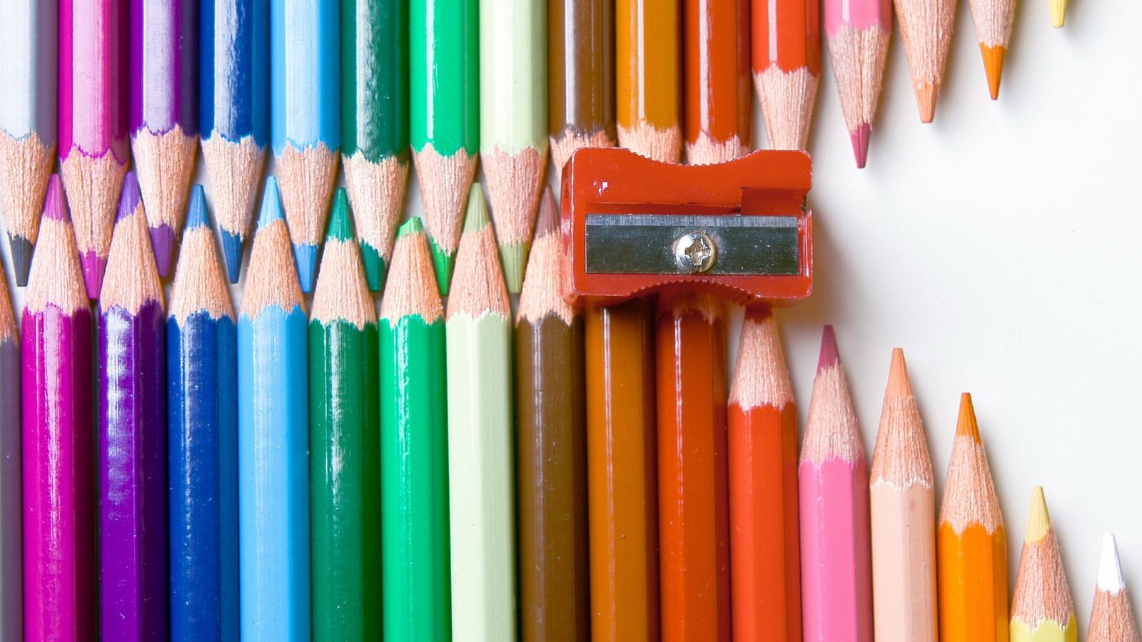 Wallpapers pencils multicolored sharpened on the desktop