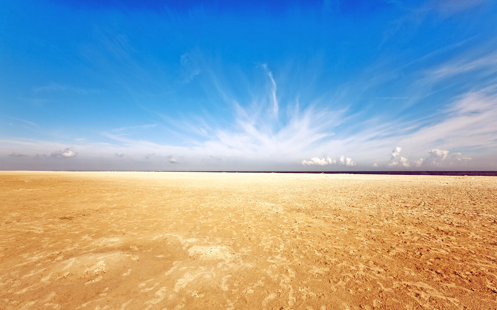 Wallpapers beach sand sky on the desktop
