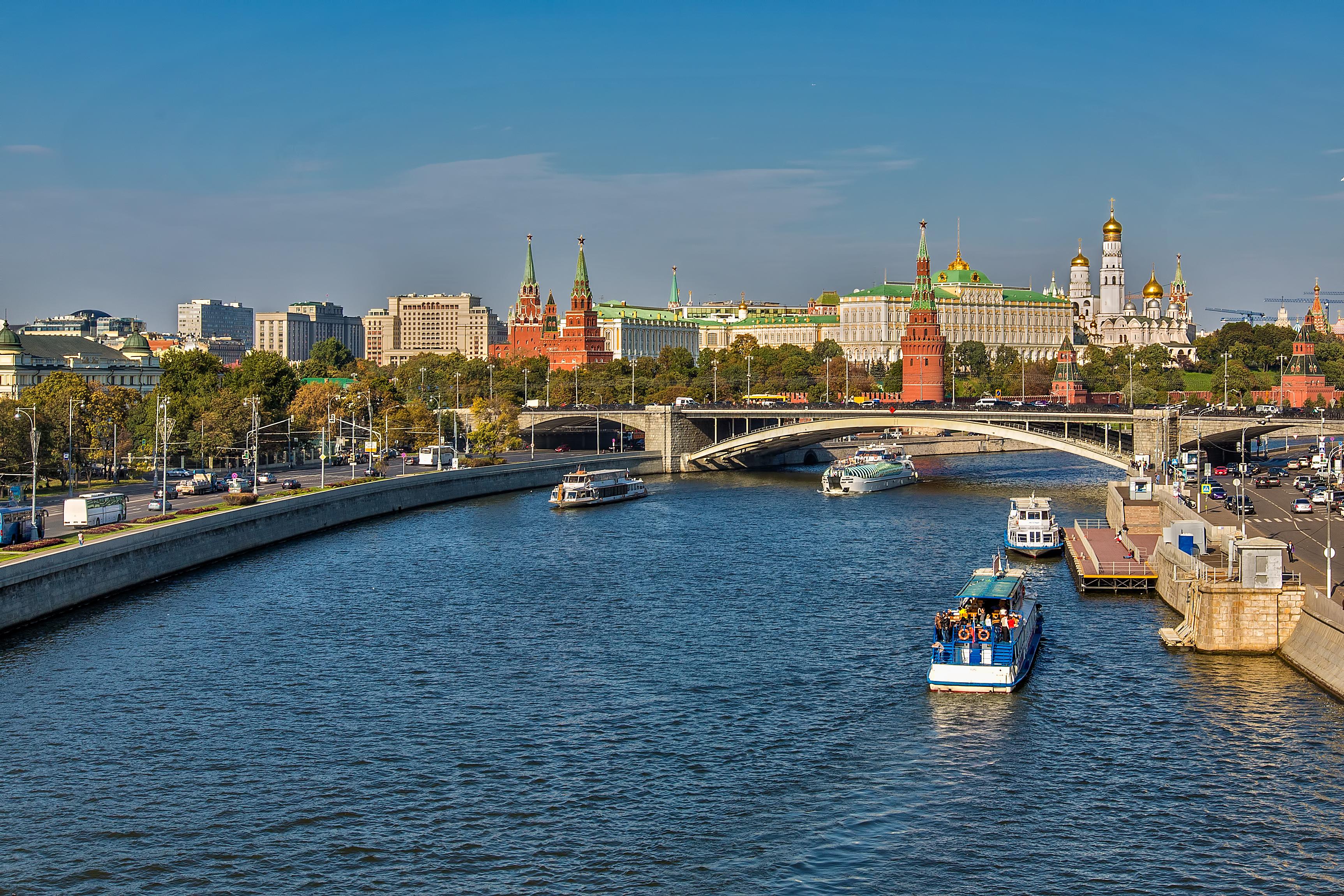 Москва река летом