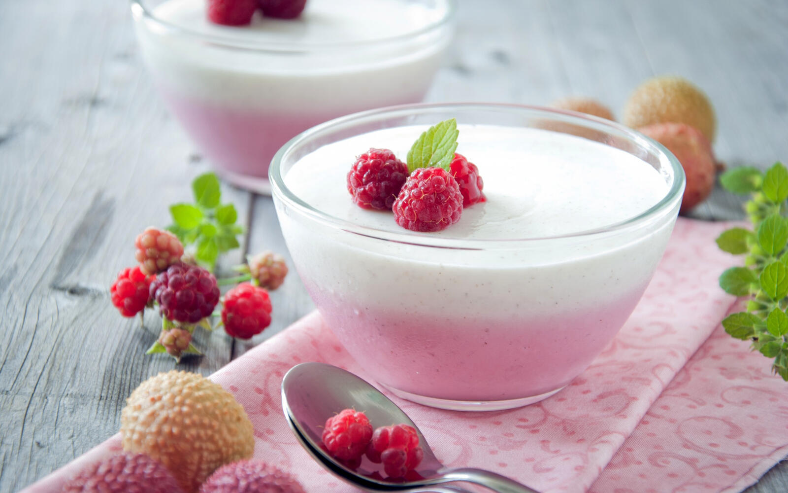 Wallpapers dessert raspberry yoghurt on the desktop