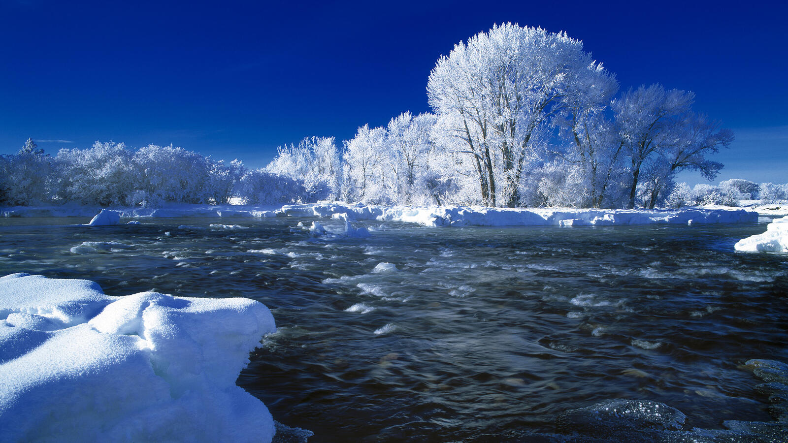 Обои река течение зима на рабочий стол
