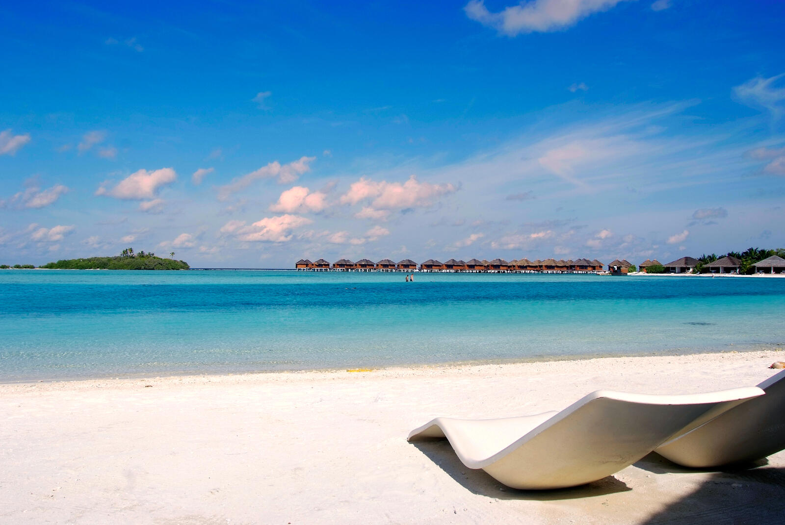 桌面上的壁纸地貌 马尔代夫 海滩