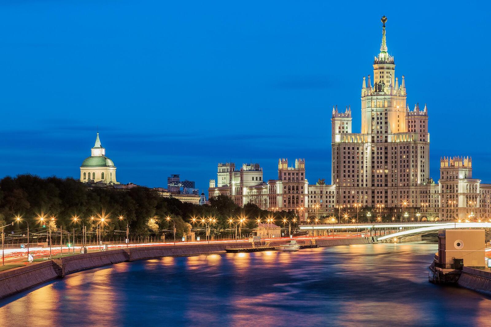 Wallpapers Moscow river leading to the waterfront Tinkers Moscow Russia on the desktop