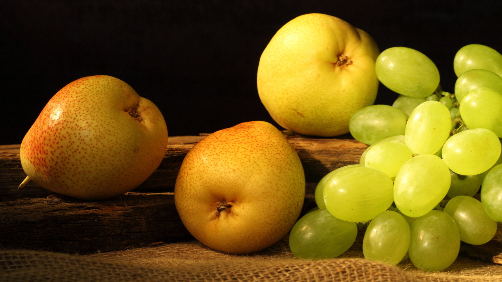 Обои fruit виноград желтые на рабочий стол