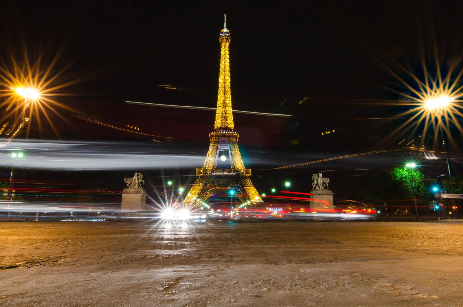 Обои Эйфелева Башня Франция фонари на рабочий стол