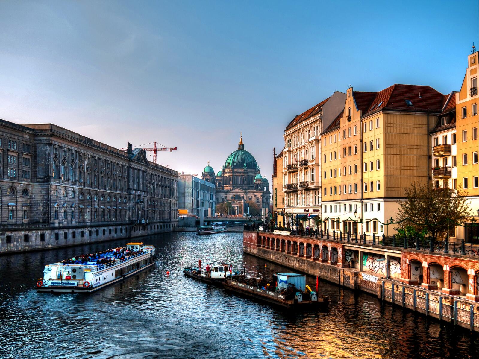 Обои река Берлин здания на рабочий стол