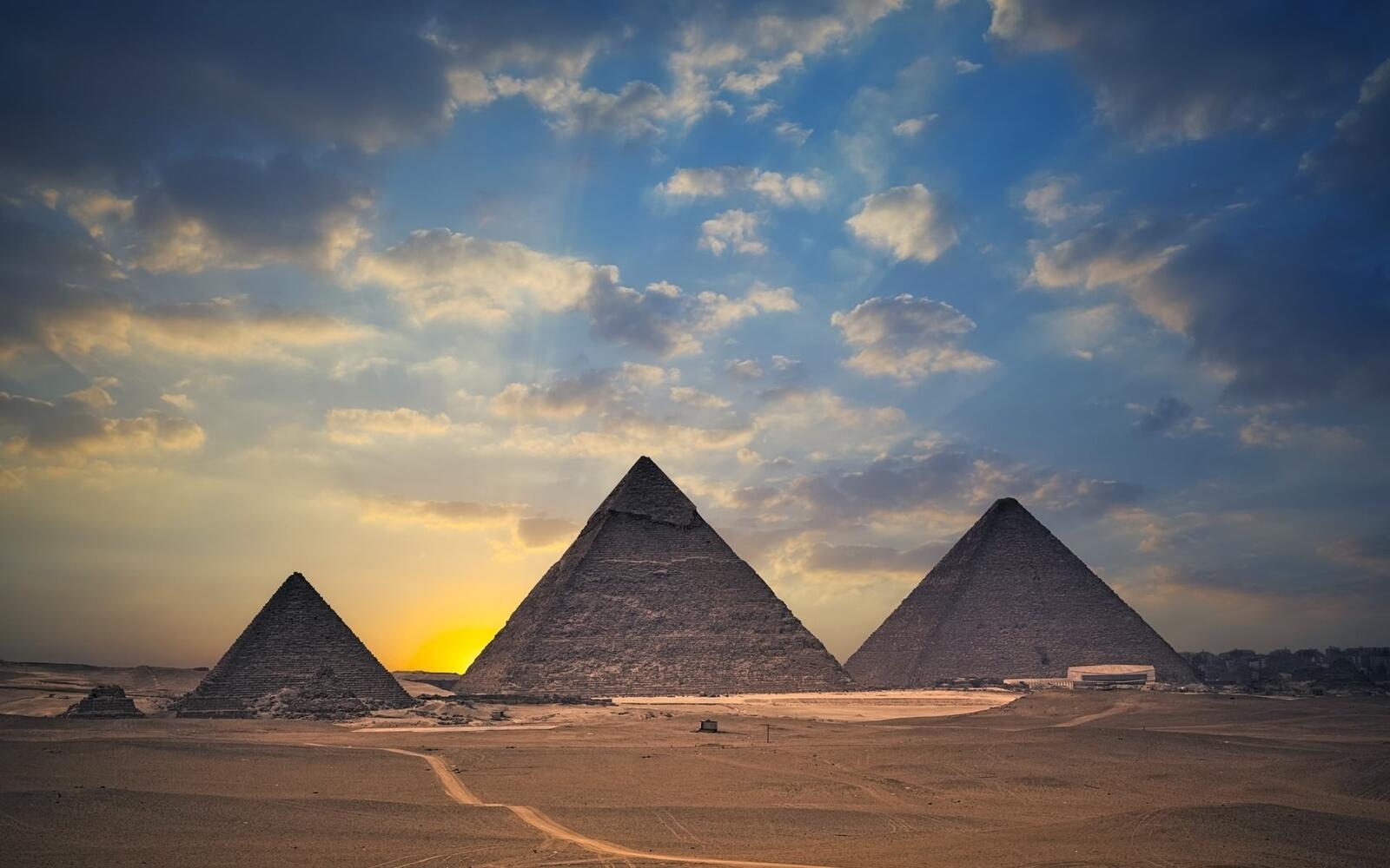 Wallpapers sand road pyramids on the desktop
