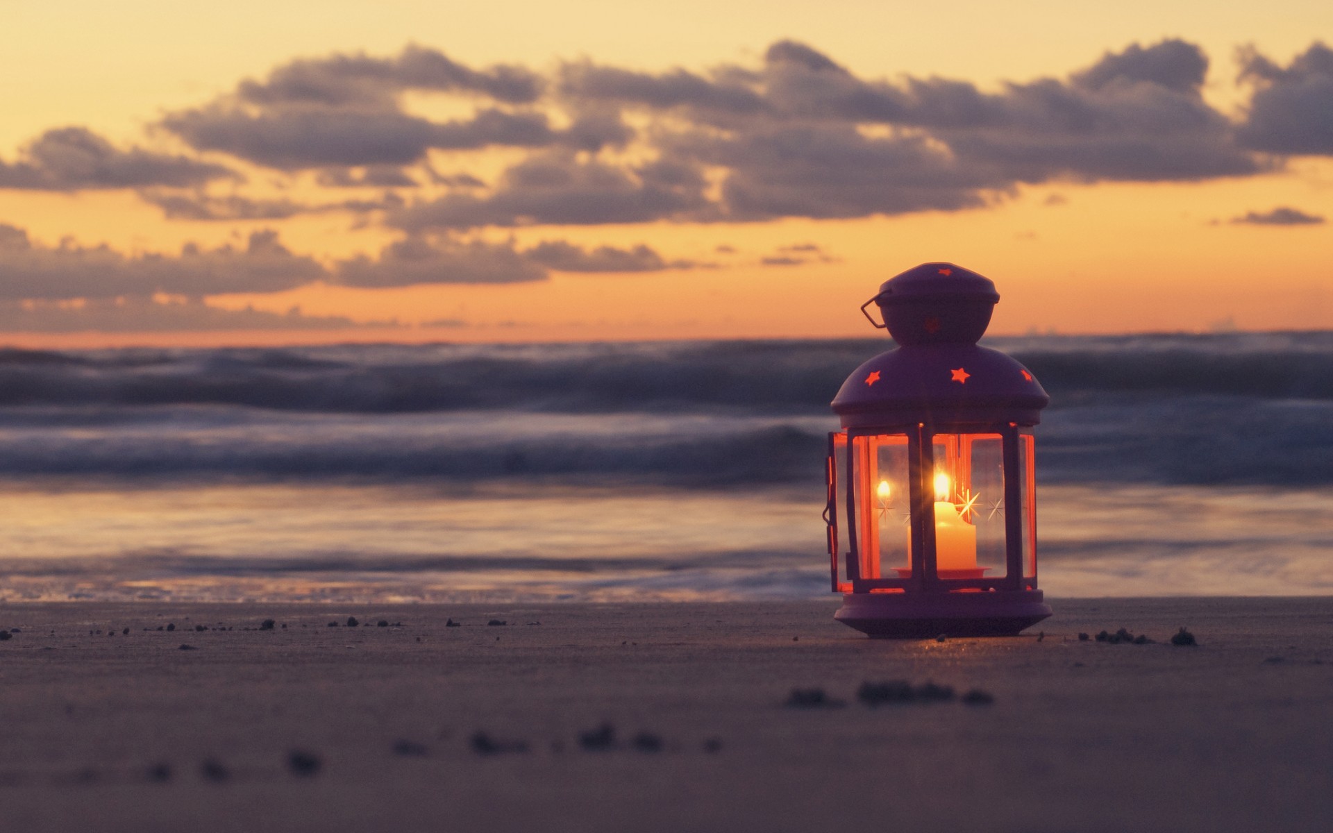 Wallpapers lamp candle beach on the desktop