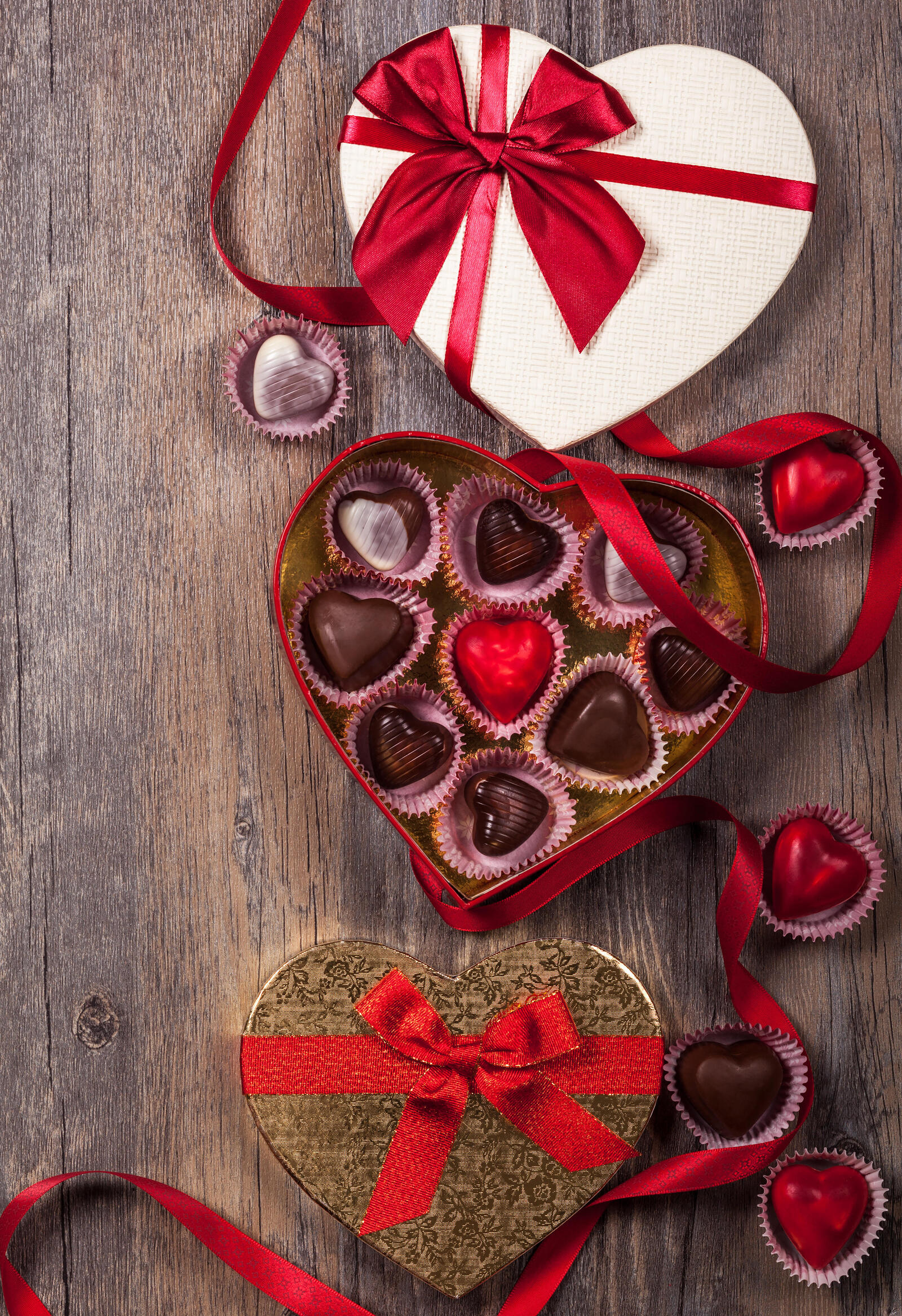 Бесплатное фото Шоколадные конфетки в виде сердца