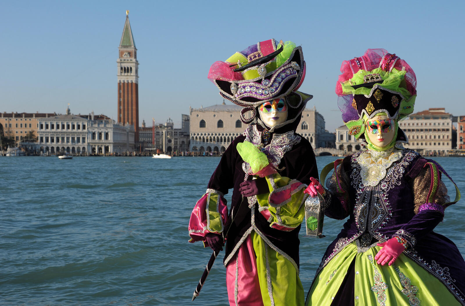 Wallpapers Italy Venetian carnival outfits on the desktop