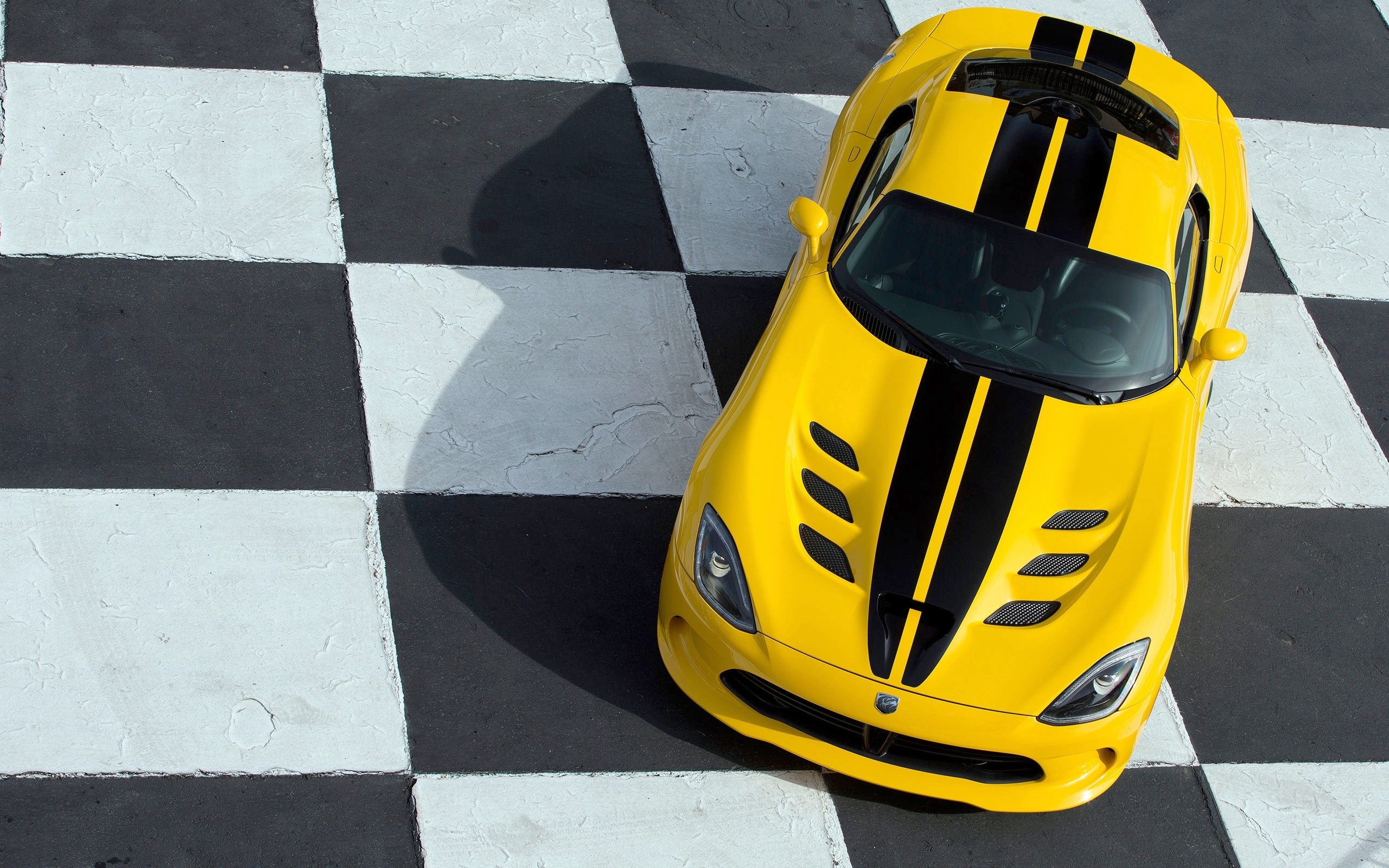 Wallpapers Dodge viper yellow stripes on the desktop