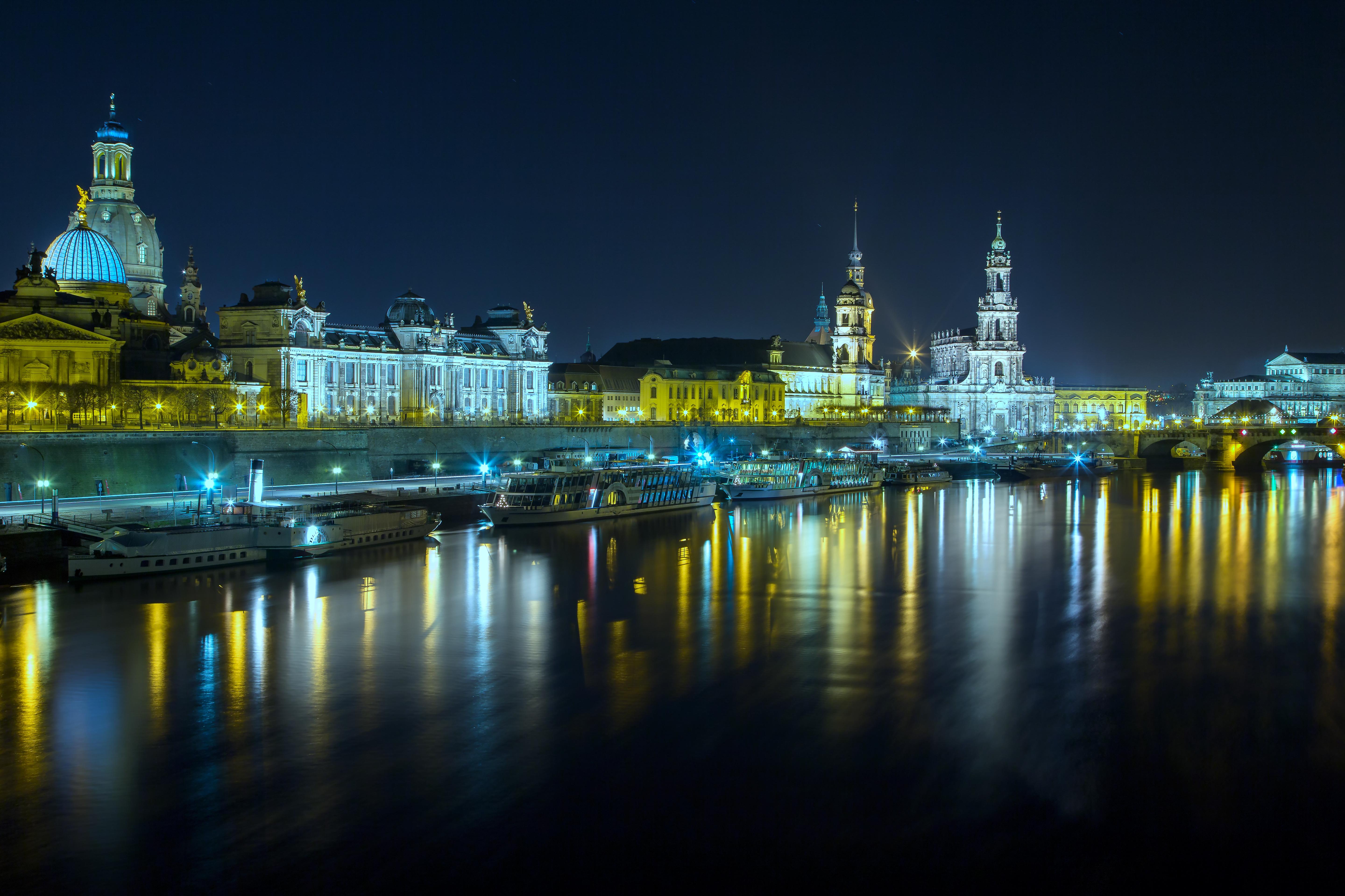 Wallpapers reflection Dresden night on the desktop