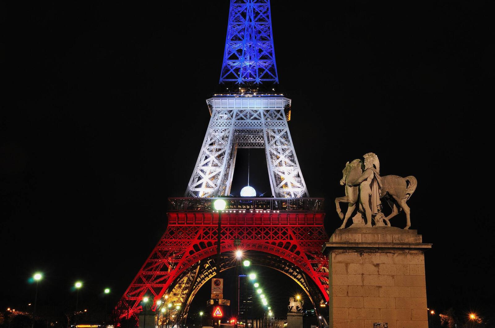Wallpapers Eiffel Tower the landmark night on the desktop