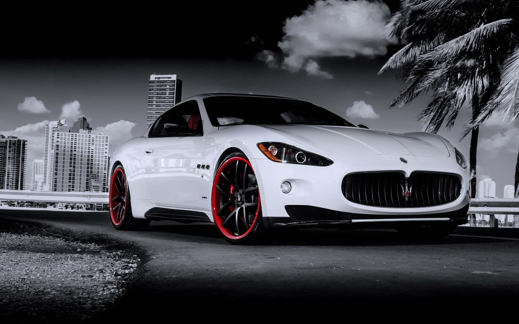Фото бесплатно белая Maserati, легкий тюнинг, машины
