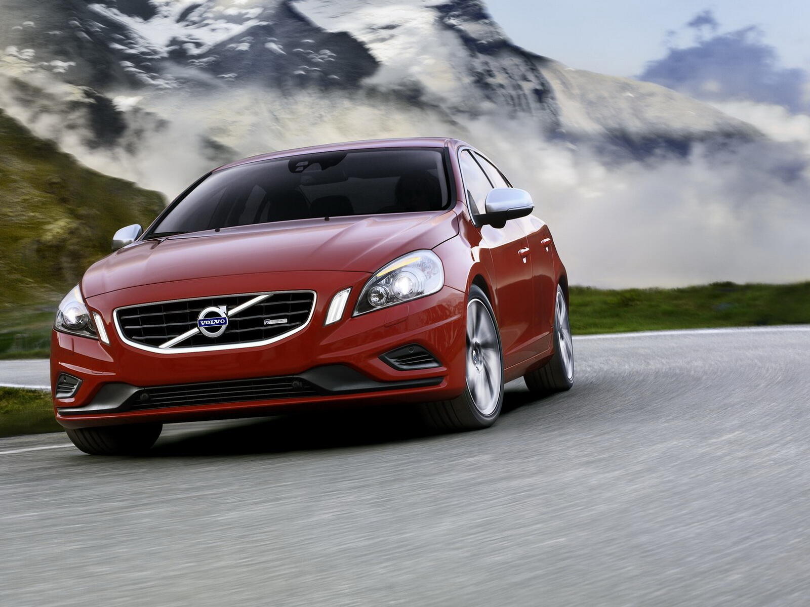 Wallpapers Volvo red cars on the desktop