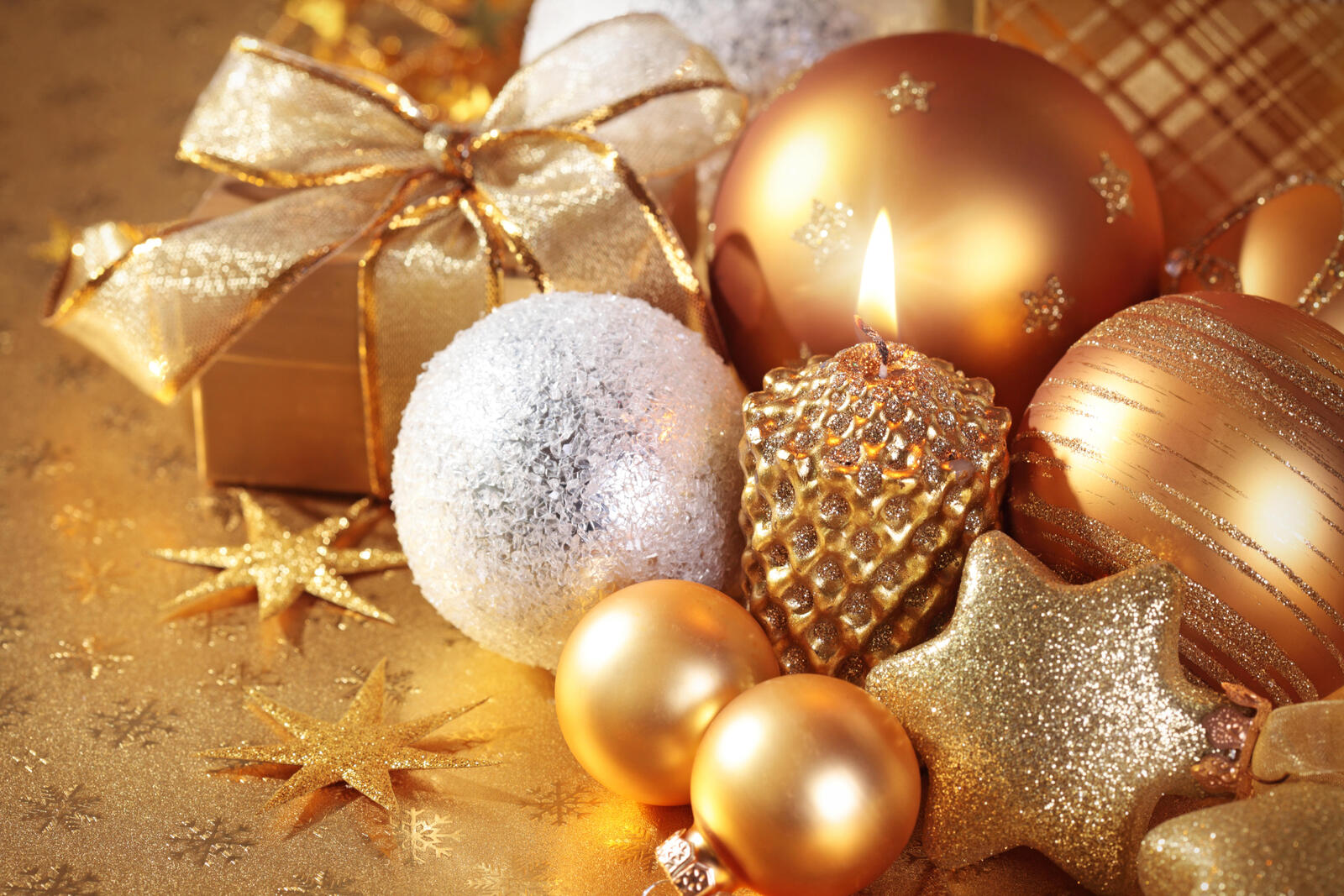 Wallpapers new year wallpapers Christmas Christmas decorations sparkle on the desktop