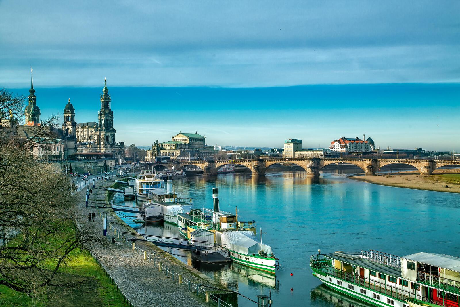 Обои Дрезден река корабли на рабочий стол