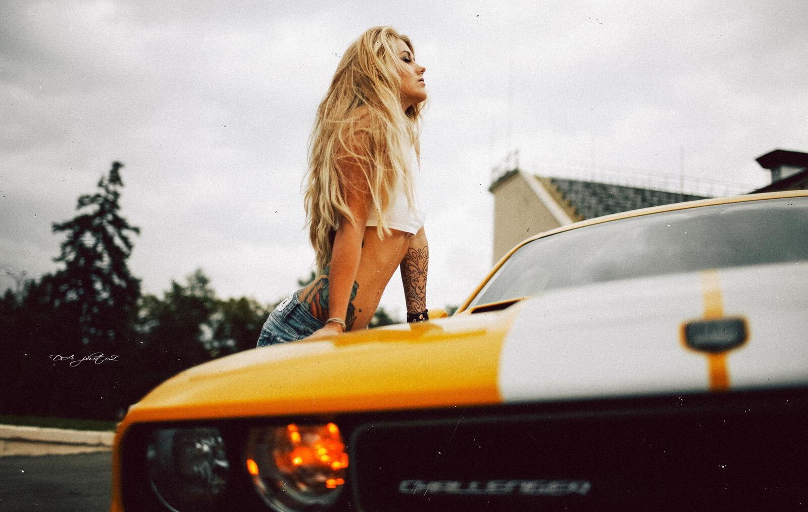 Wallpapers blonde and car car yellow on the desktop