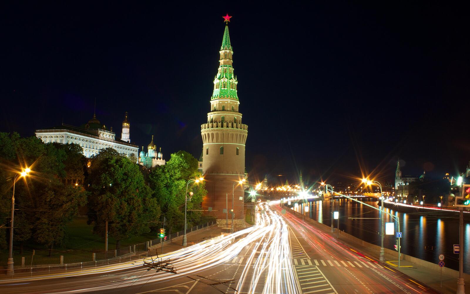 Wallpapers Kremlin Moscow lights on the desktop
