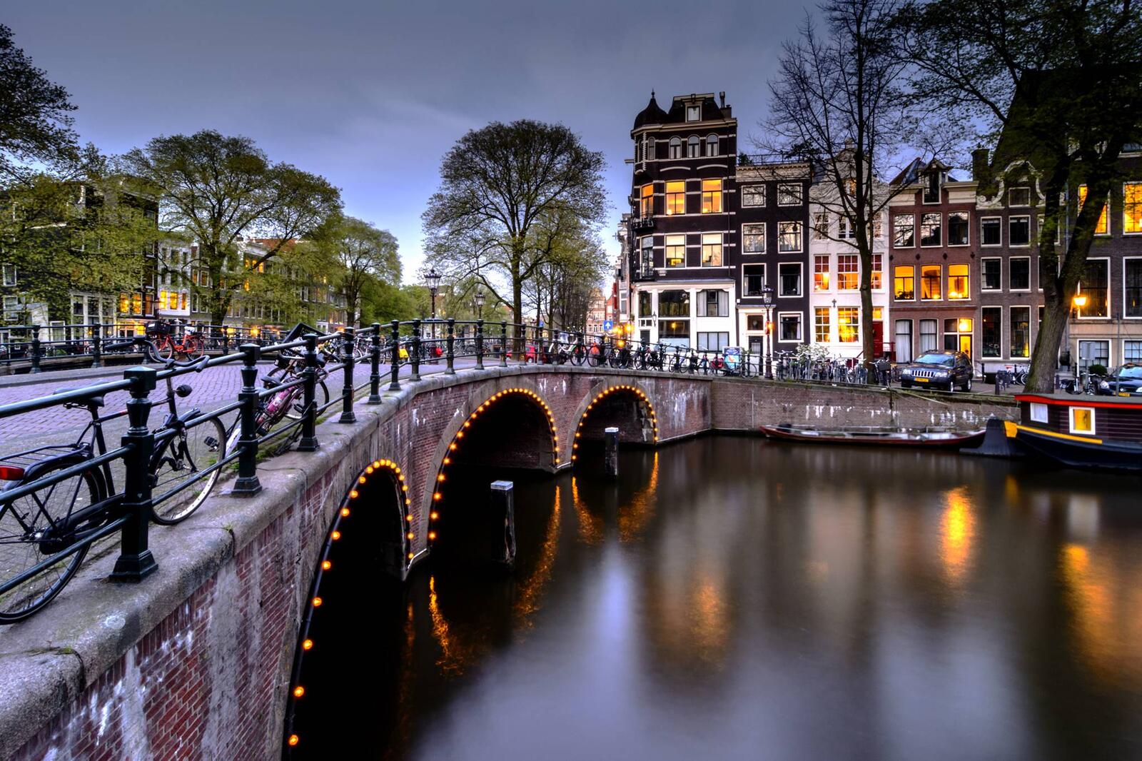Wallpapers evening city located in the province of North Holland on the desktop