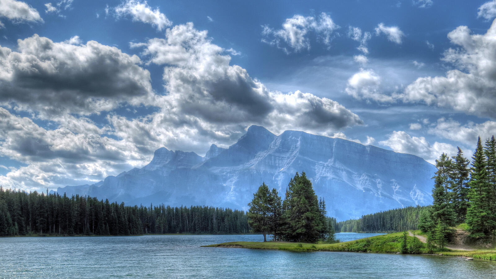 Обои Banff National Park Two Jack Lake озеро на рабочий стол