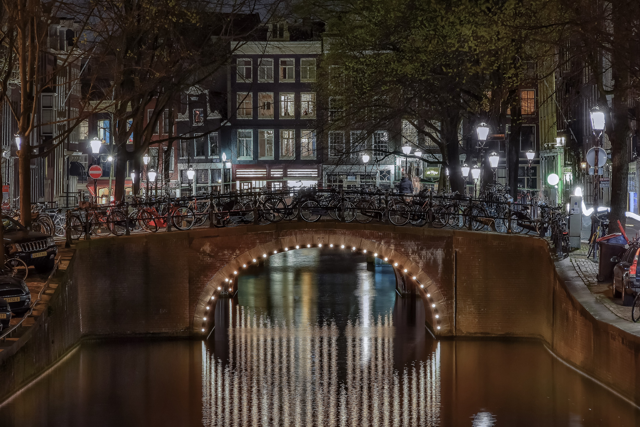 桌面上的壁纸阿姆斯特丹 桥牌 晚上