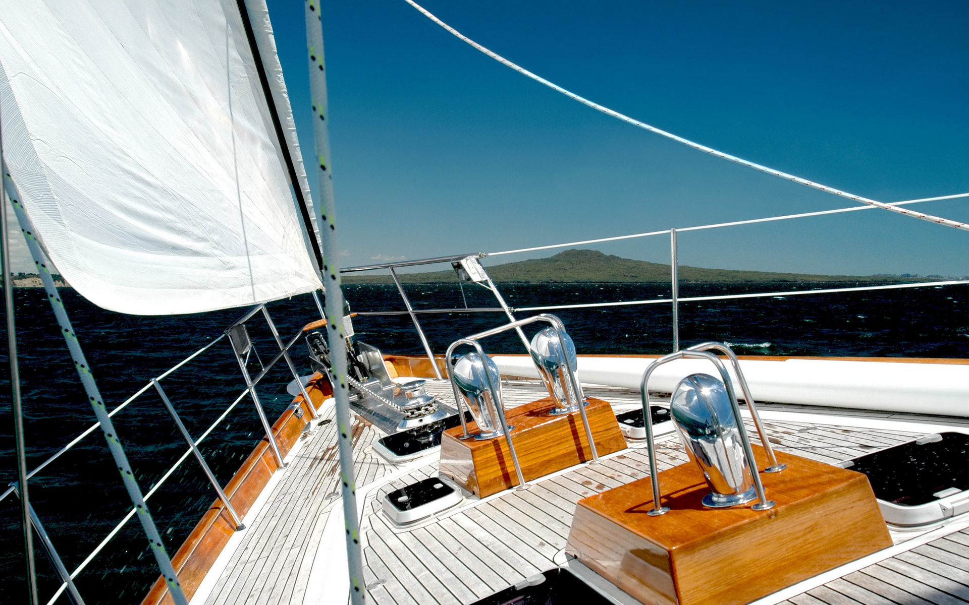 Wallpapers yacht deck sail white on the desktop