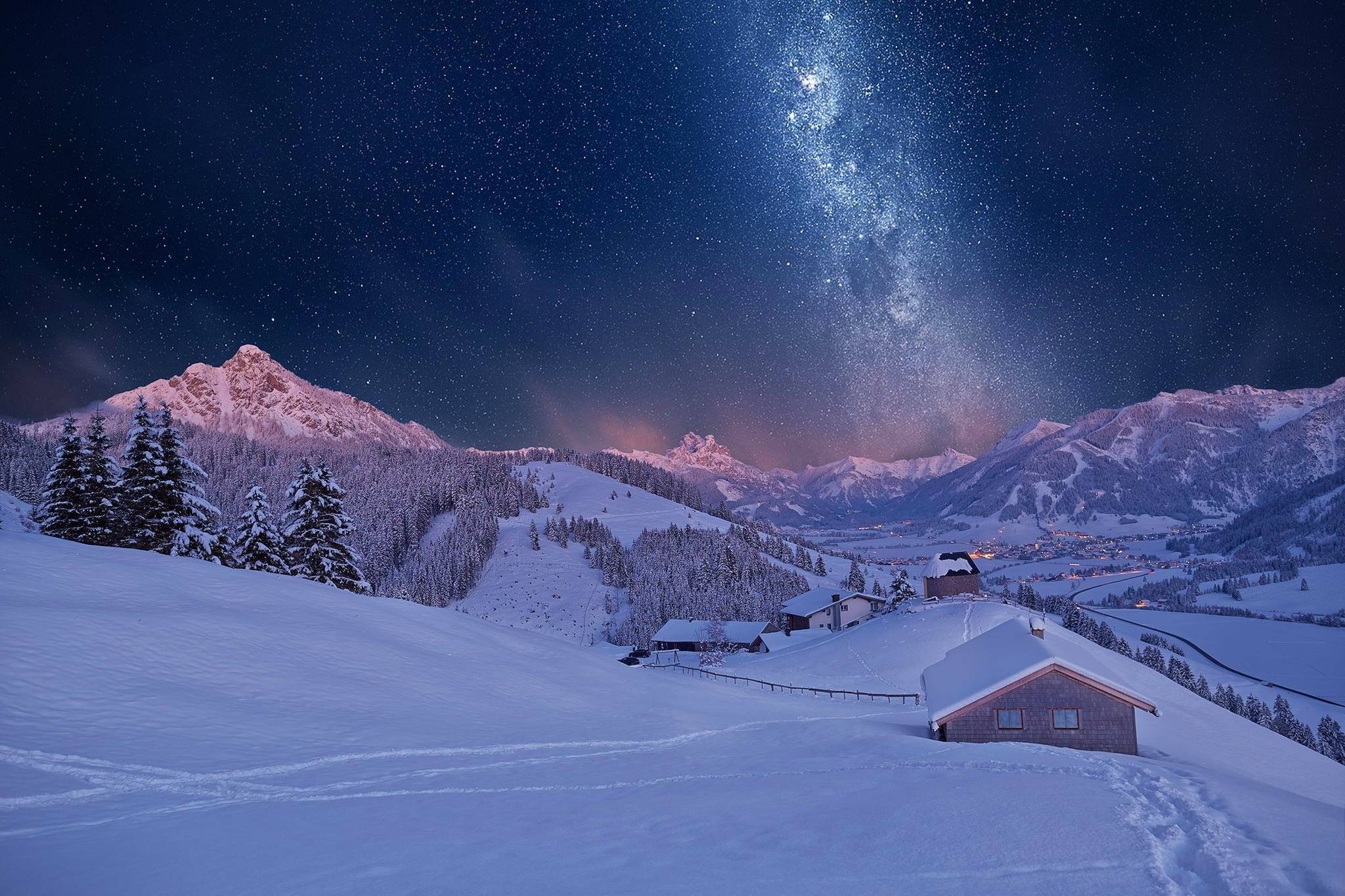 Домик подсветка зима снег в горах бесплатно
