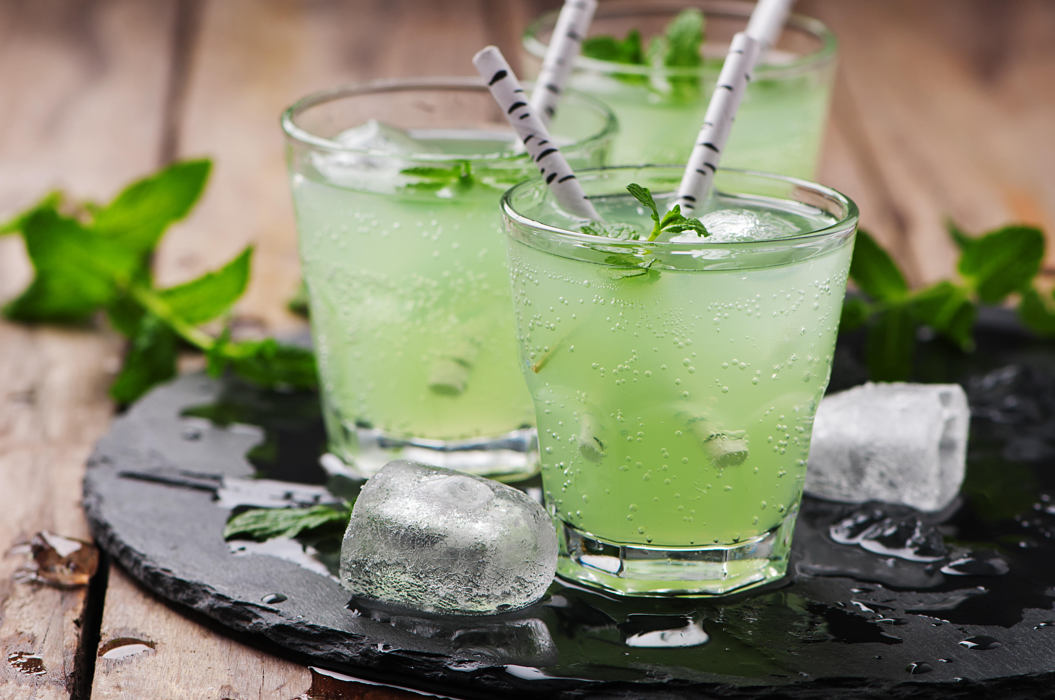 Wallpapers alcoholic cocktail green cocktail drink on the desktop