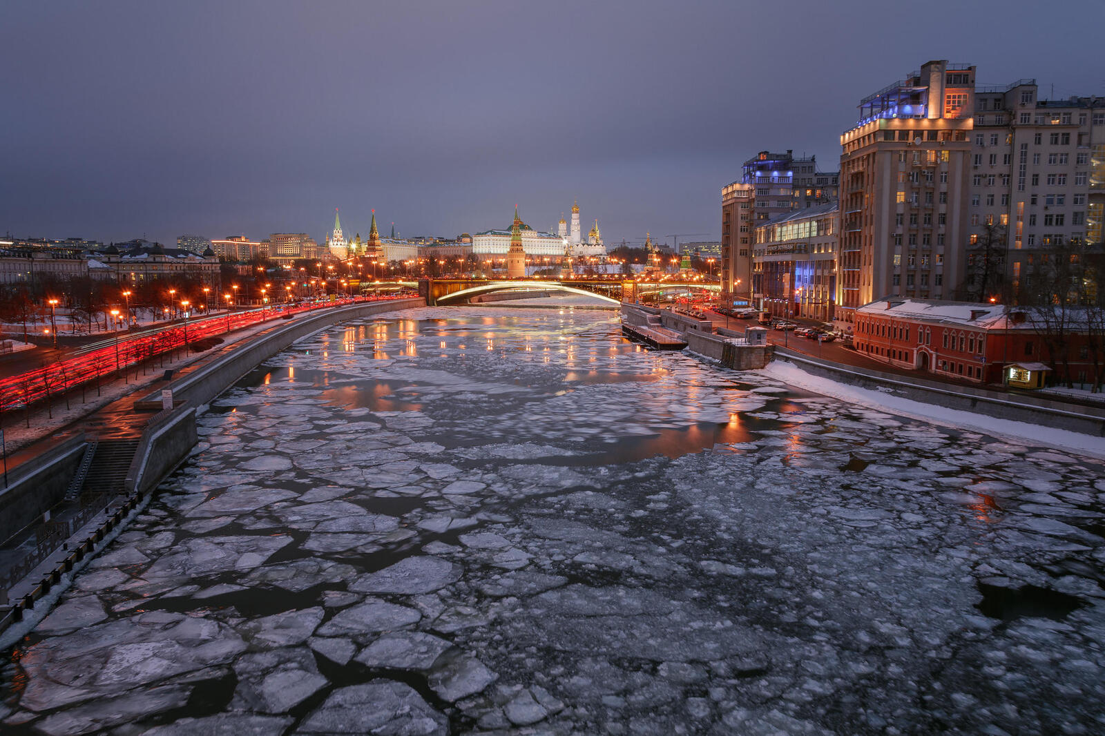 Обои Москва Москва-Сити Москва-река на рабочий стол