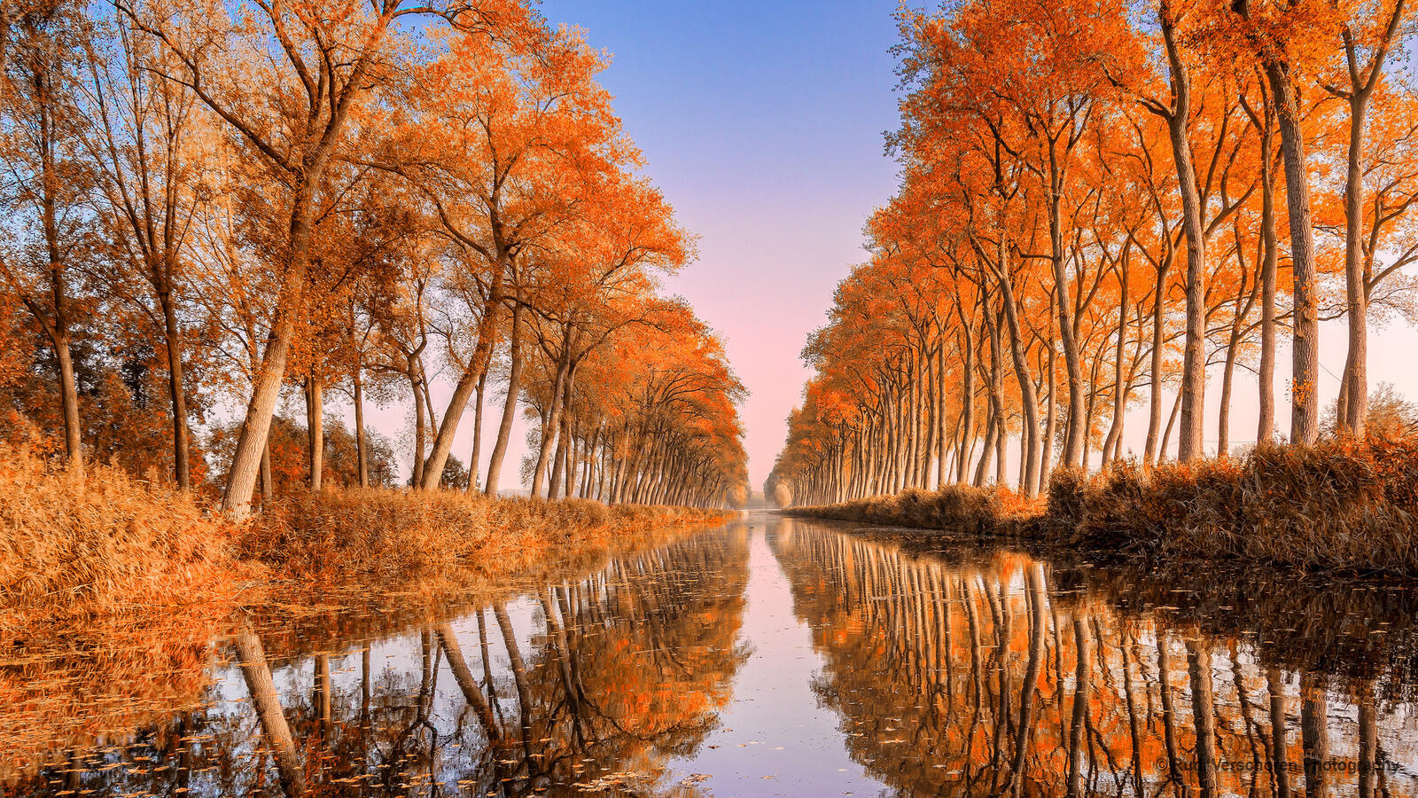 Wallpapers autumn river canal on the desktop