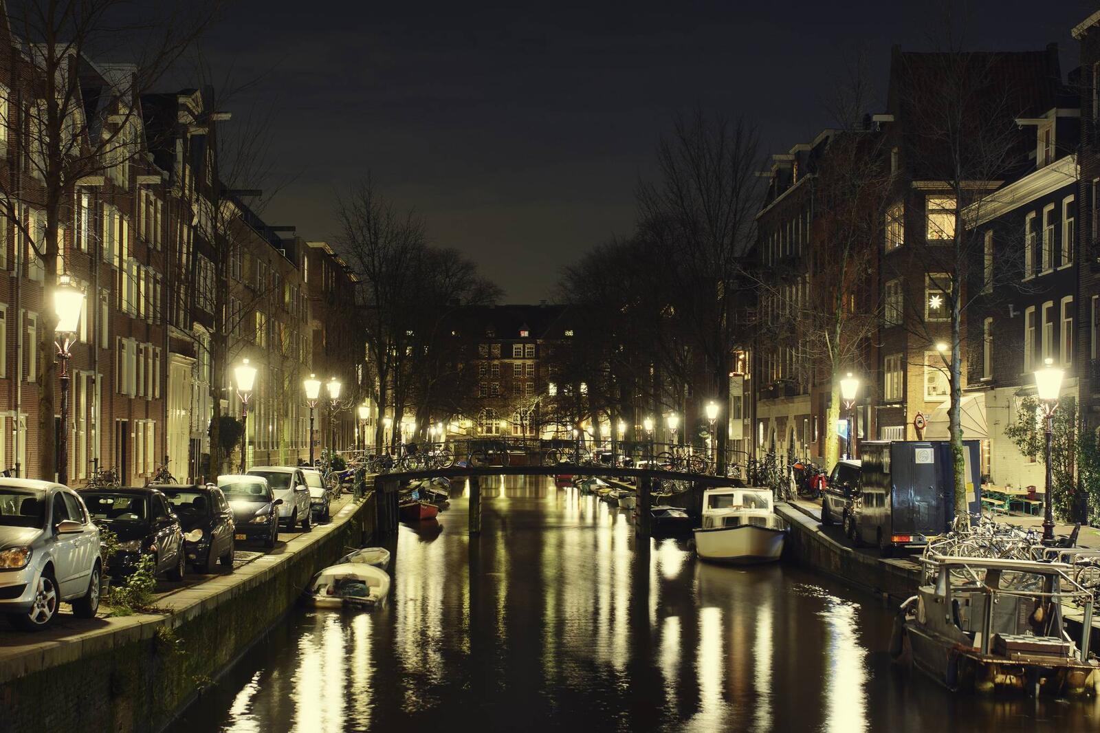 Обои ночной город Нидерланды темно на рабочий стол