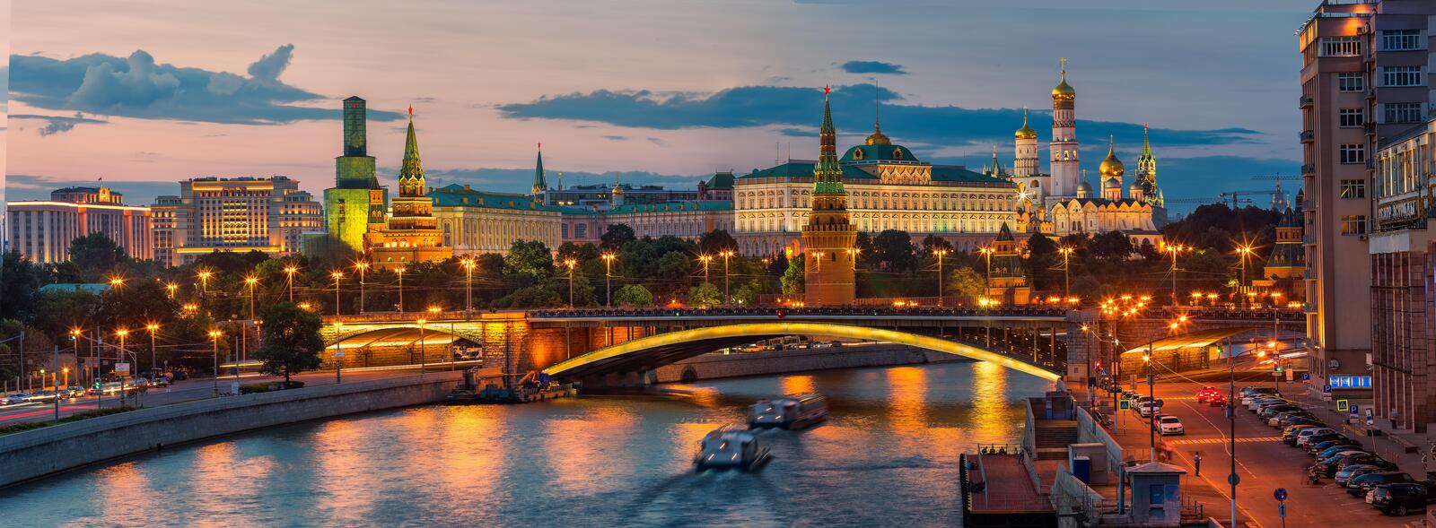 Wallpapers panorama Russia Moscow Kremlin on the desktop