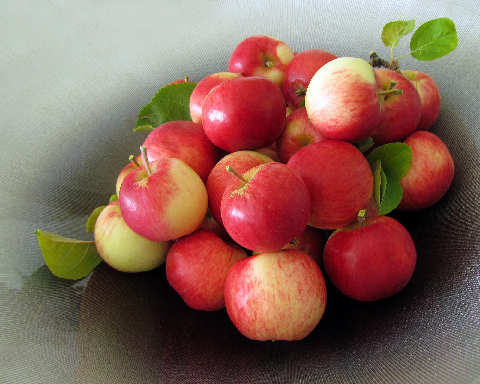 桌面上的壁纸苹 水果 食物