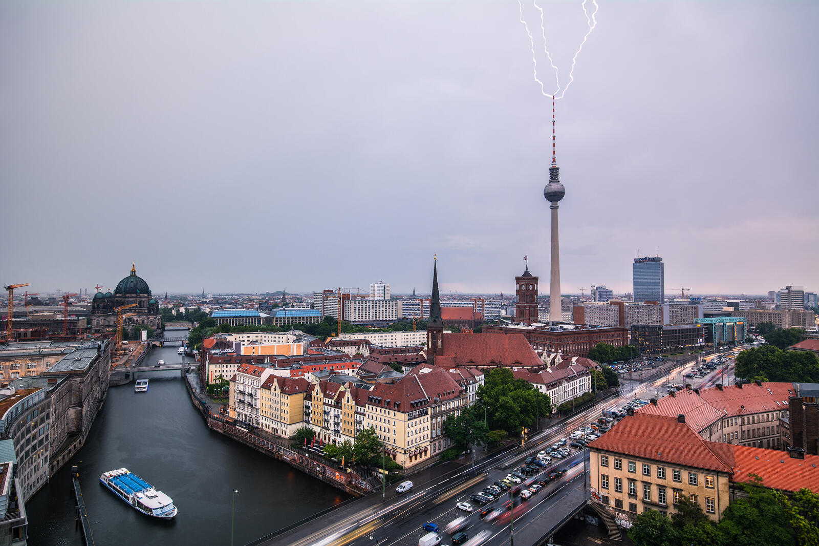 Обои Берлин плохая погода столица на рабочий стол