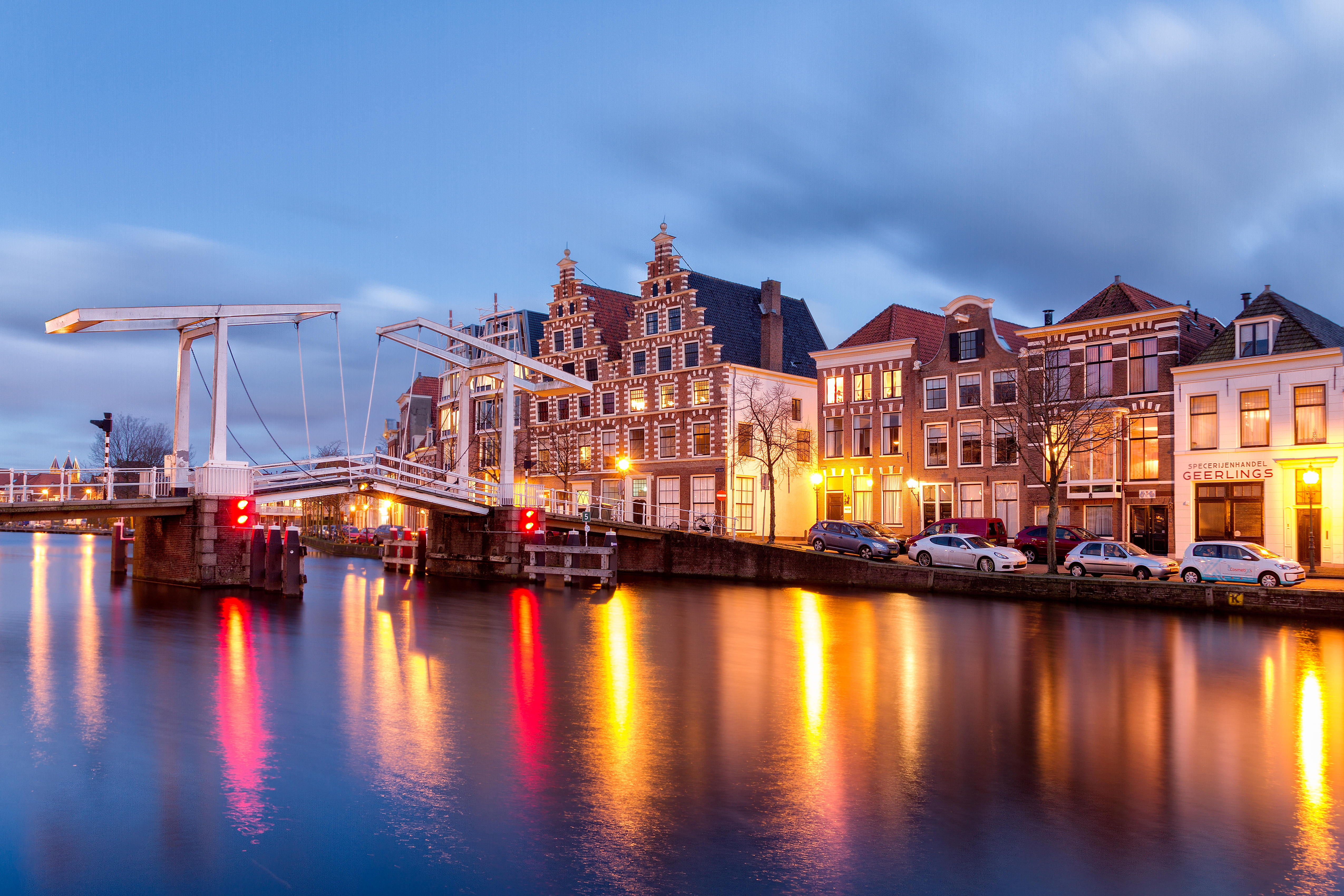 桌面上的壁纸城市 照明 荷兰