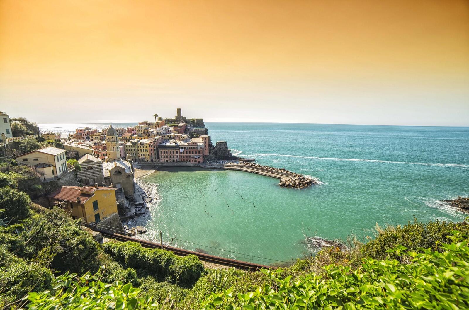 Wallpapers Vernazza houses sea on the desktop